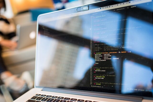 iOS App Development Languages: All You Need to Know 2024 3 Best Language for iOS